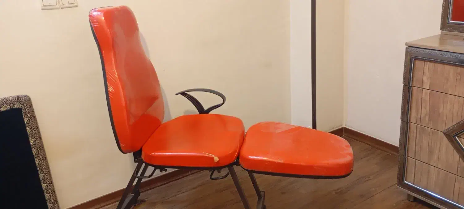 صندلی تاشو|صندلی و نیمکت|فولادشهر, مسکن مهر فولادشهر|دیوار