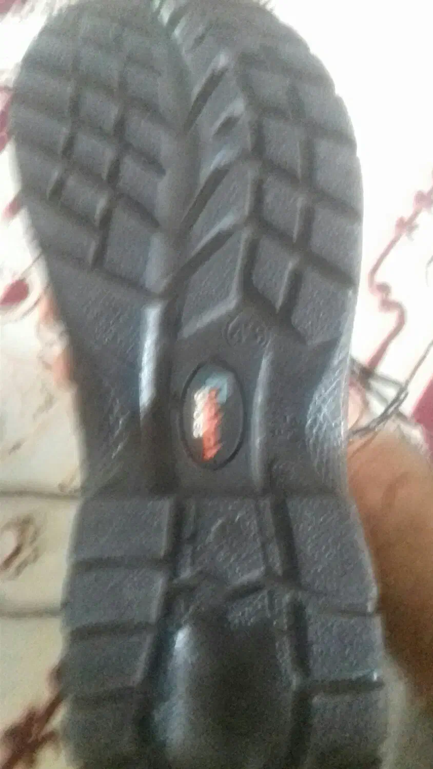 کفش ایمنی|کیف، کفش، کمربند|دهلران, |دیوار