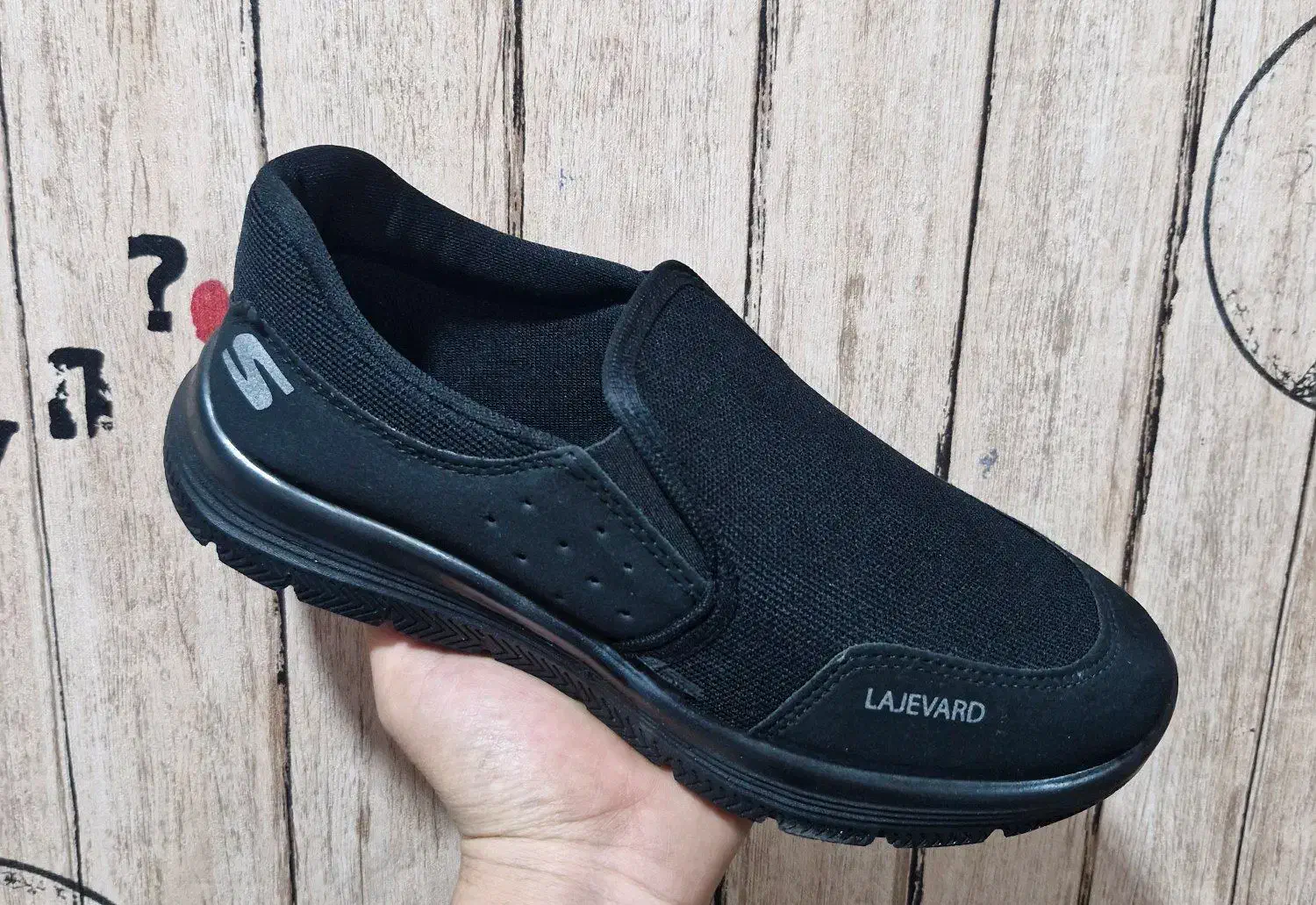 انواع کتانی سبک وراحت|کیف، کفش، کمربند|تالش, تالش|دیوار