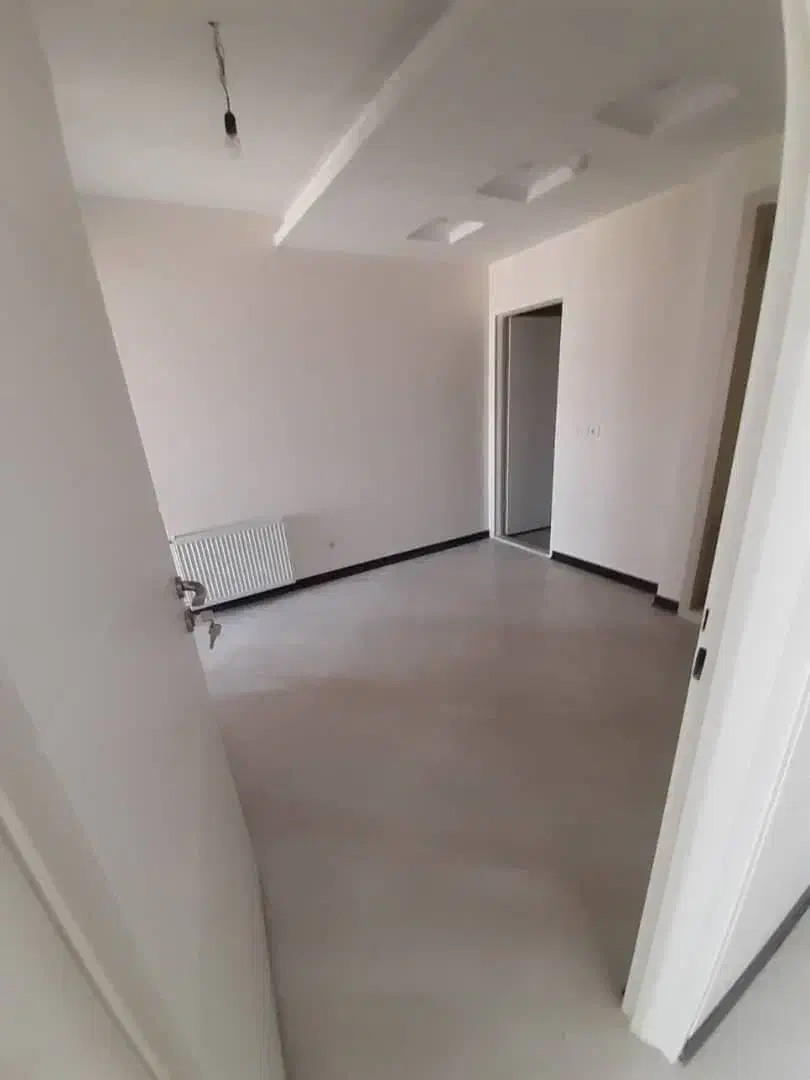 ۹۵متر نوساز فول/دبستان