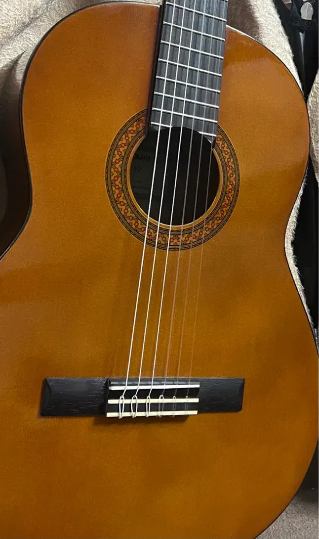 گیتار یاماها c40|گیتار، بیس، امپلیفایر|قم, باجک یک|دیوار