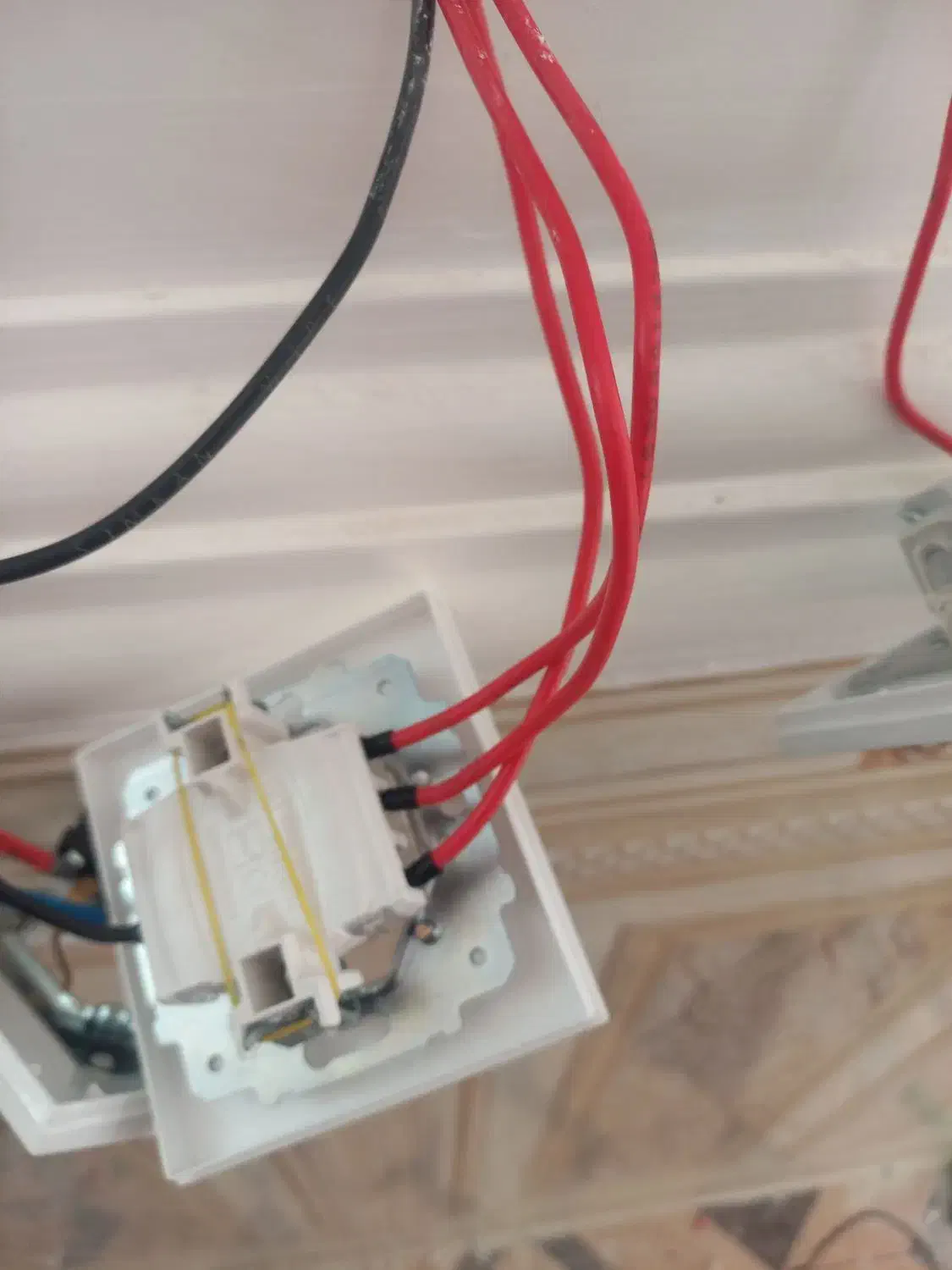 برقکاری ساختمان و  تاسیسات مکانیکی|خدمات پیشه و مهارت|ایذه, |دیوار