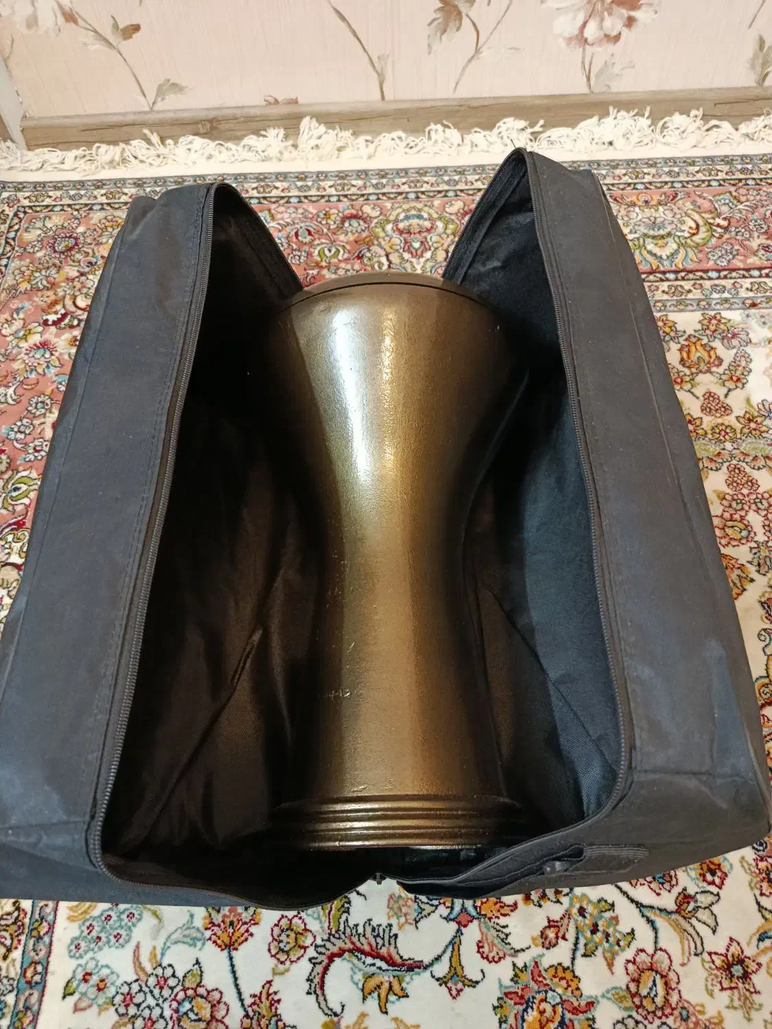 تمپو سه لب|درام و پرکاشن|مشهد, سرافرازان|دیوار