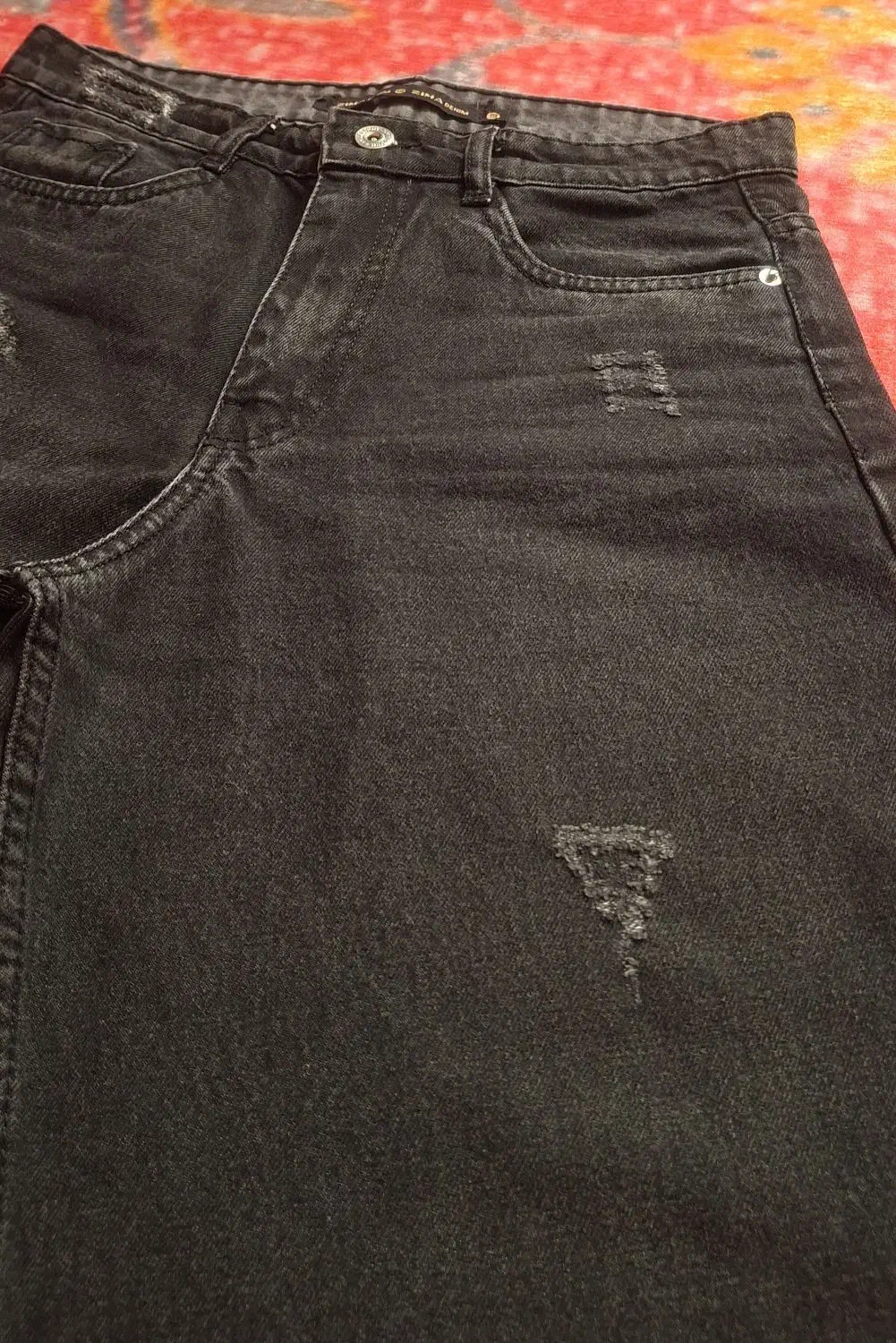 شلوار لی|لباس|لاهیجان, شیشه گران|دیوار