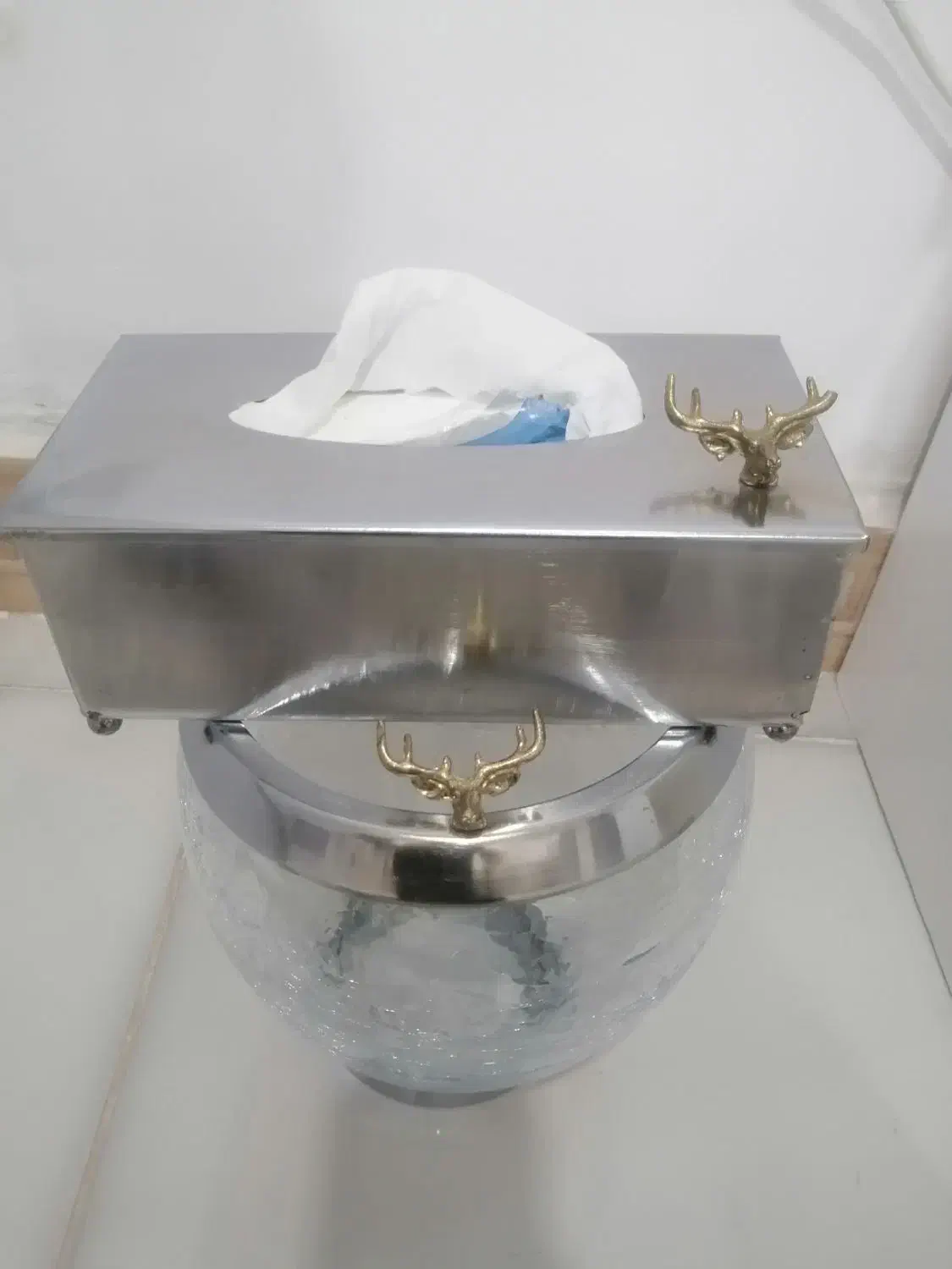 سطل آشغال ودستمال کاغذی|لوازم سرویس بهداشتی|چهارباغ, |دیوار