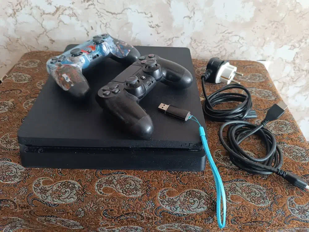 PS4 اسلیم +یک دسته اضافه+فلش+بازی|کنسول، بازی ویدئویی و آنلاین|شهرکرد, |دیوار