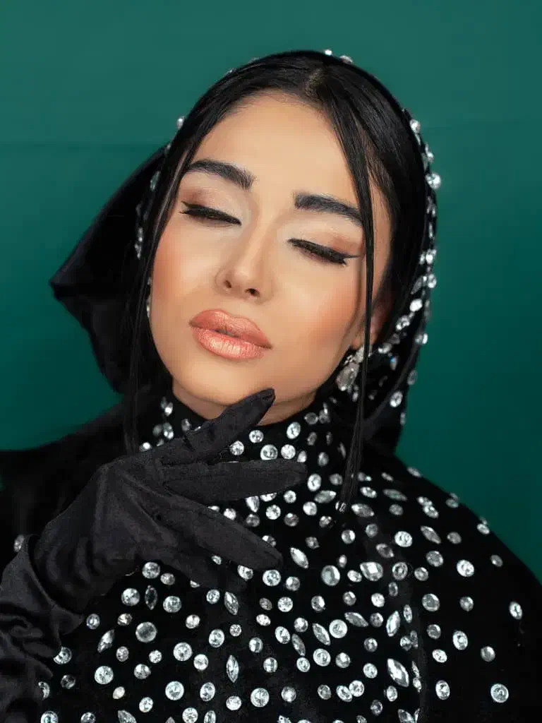 تخفیقات  میکاپ شینیون  ۵۰ درصدی تا شب یلدا|خدمات آرایشگری و زیبایی|بم, |دیوار