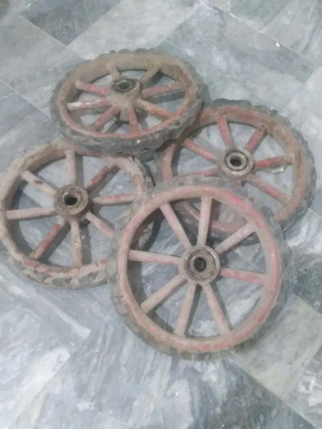 چرخ|کالسکه و لوازم جانبی|بروجرد, |دیوار