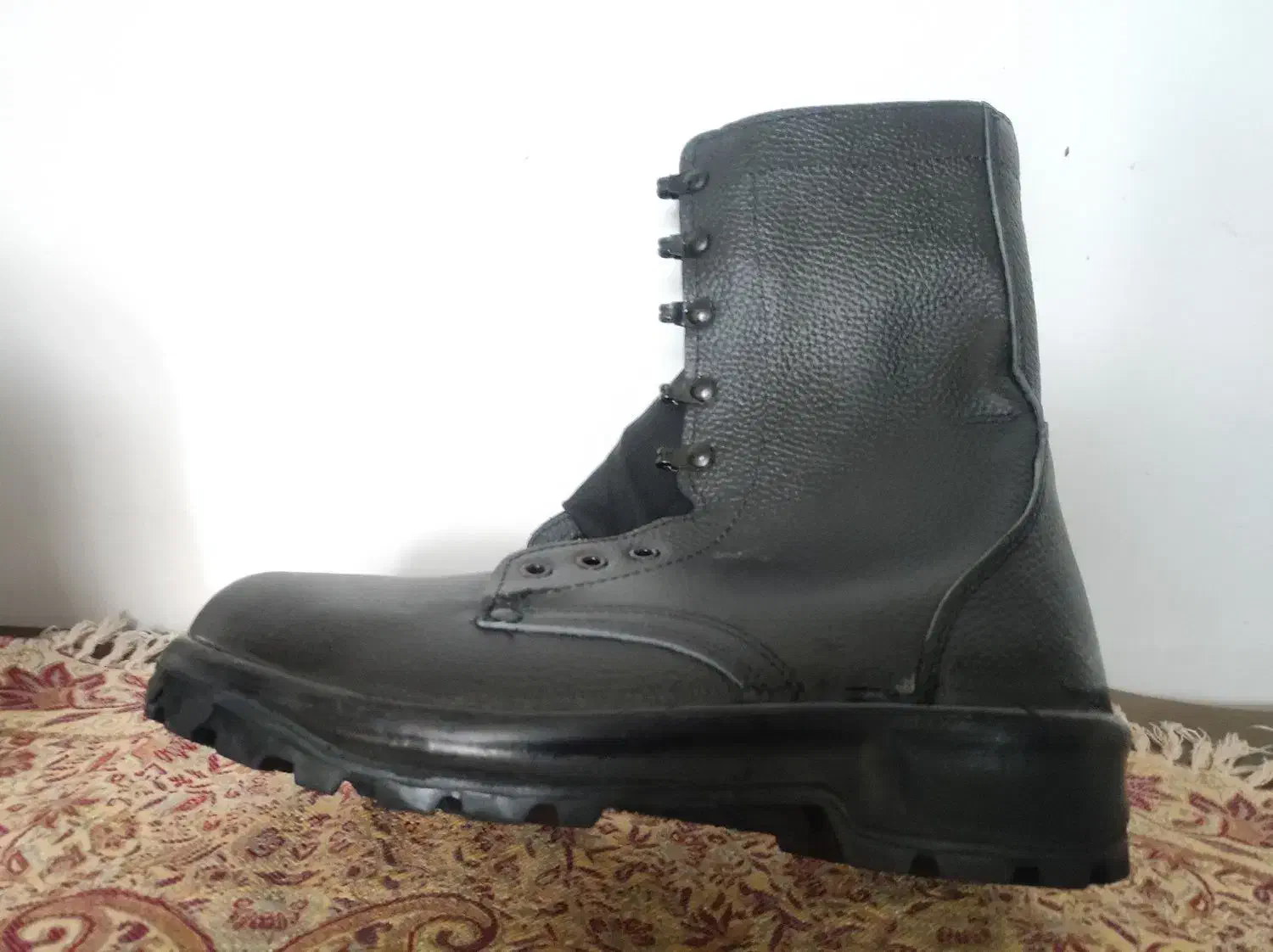 پوتین نظامی سربازی و لباس بسیجی|لباس|رشت, جماران|دیوار