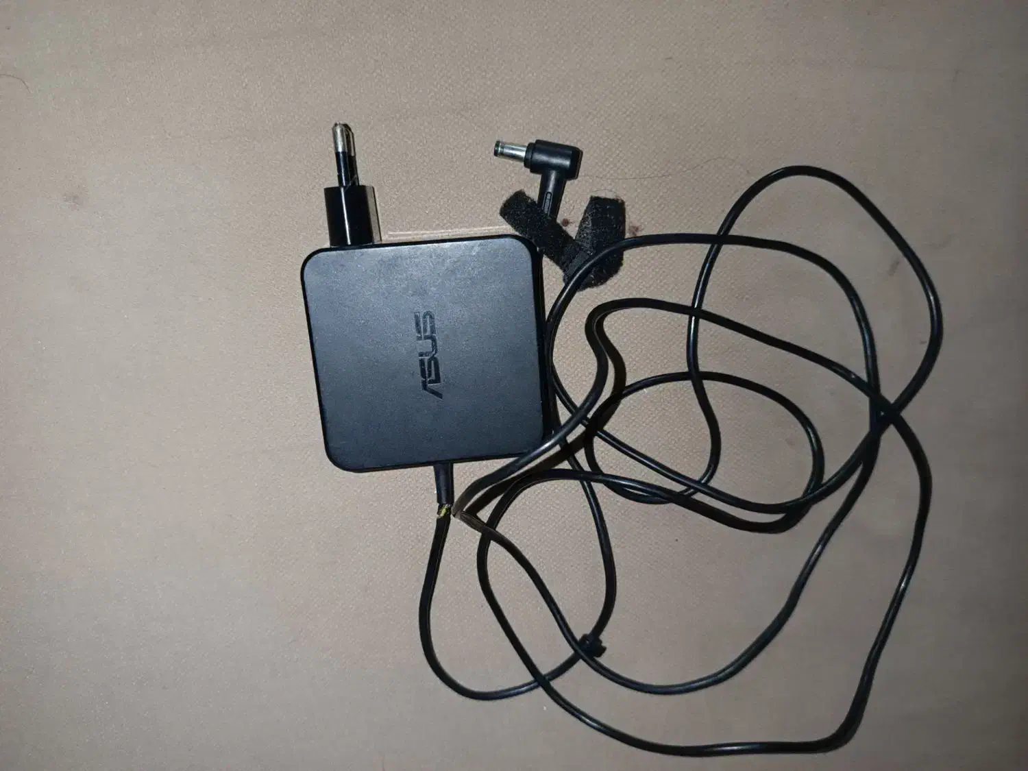 شارژر لپتاب ایسوس|قطعات و لوازم جانبی رایانه|زاهدان, |دیوار