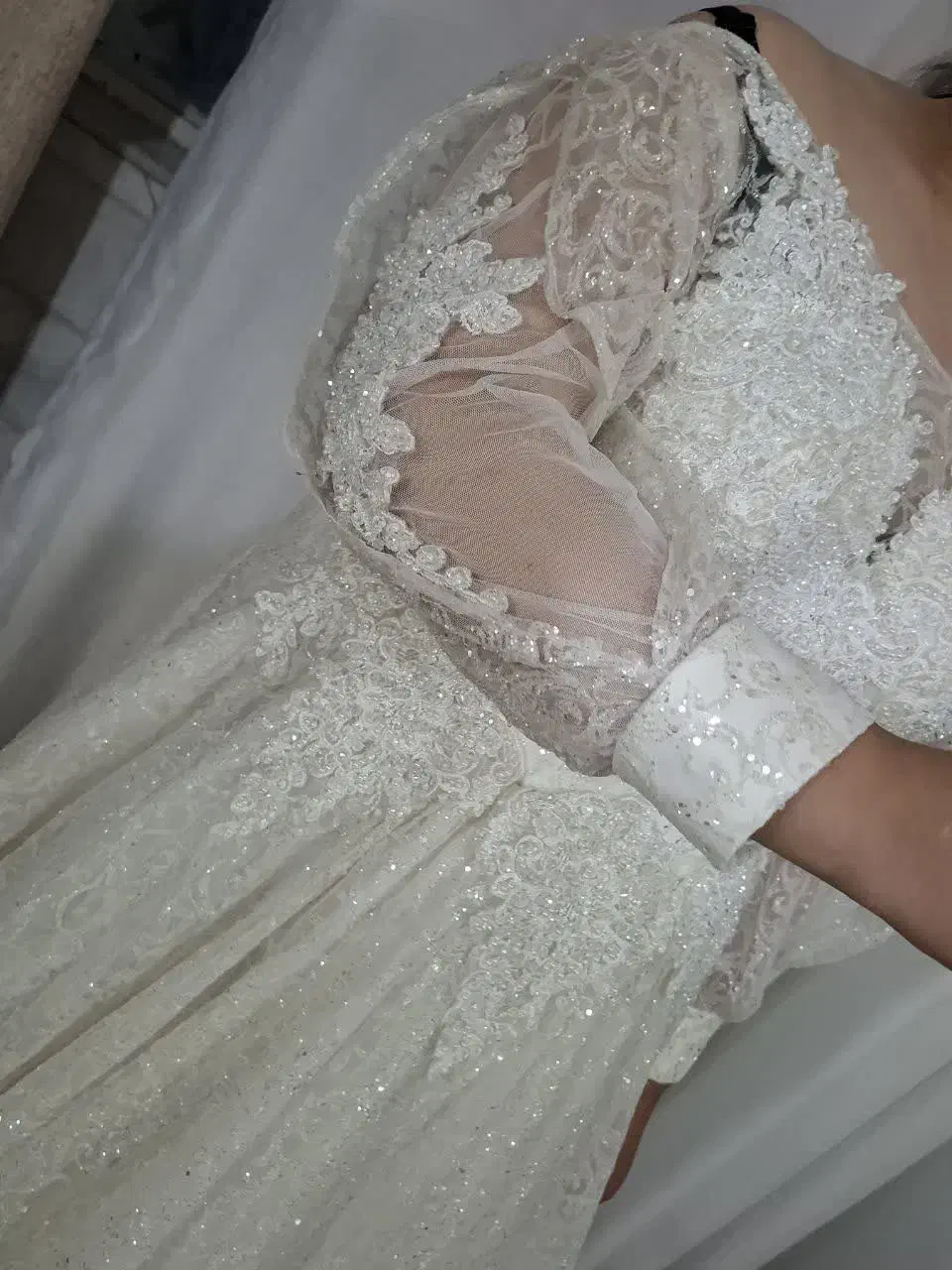 لباس عروس|لباس|رباط‌کریم, الارد|دیوار