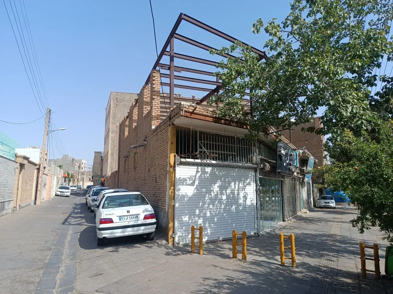 ملک تجاری با زمین بهترین لوکیشن سبزوار 40متری اول|فروش مغازه و غرفه|سبزوار, عارف|دیوار