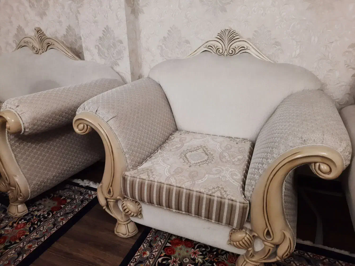 مبلمان ۹ نفره نئوکلاسیک|مبلمان خانگی و میز عسلی|اهواز, دانشگاه چمران|دیوار