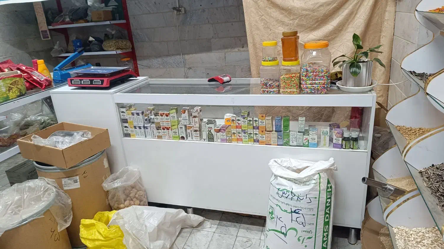 قفسه وویترین ومیز پیشخوان(دخل)|فروشگاه و مغازه|محمدیه-قزوین, |دیوار