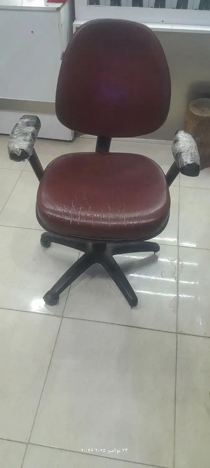 صندلی چرخ دار|صندلی و نیمکت|زابل, |دیوار