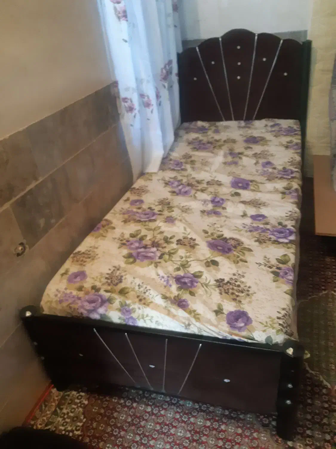 تخت|تخت و سرویس خواب|یزد, |دیوار