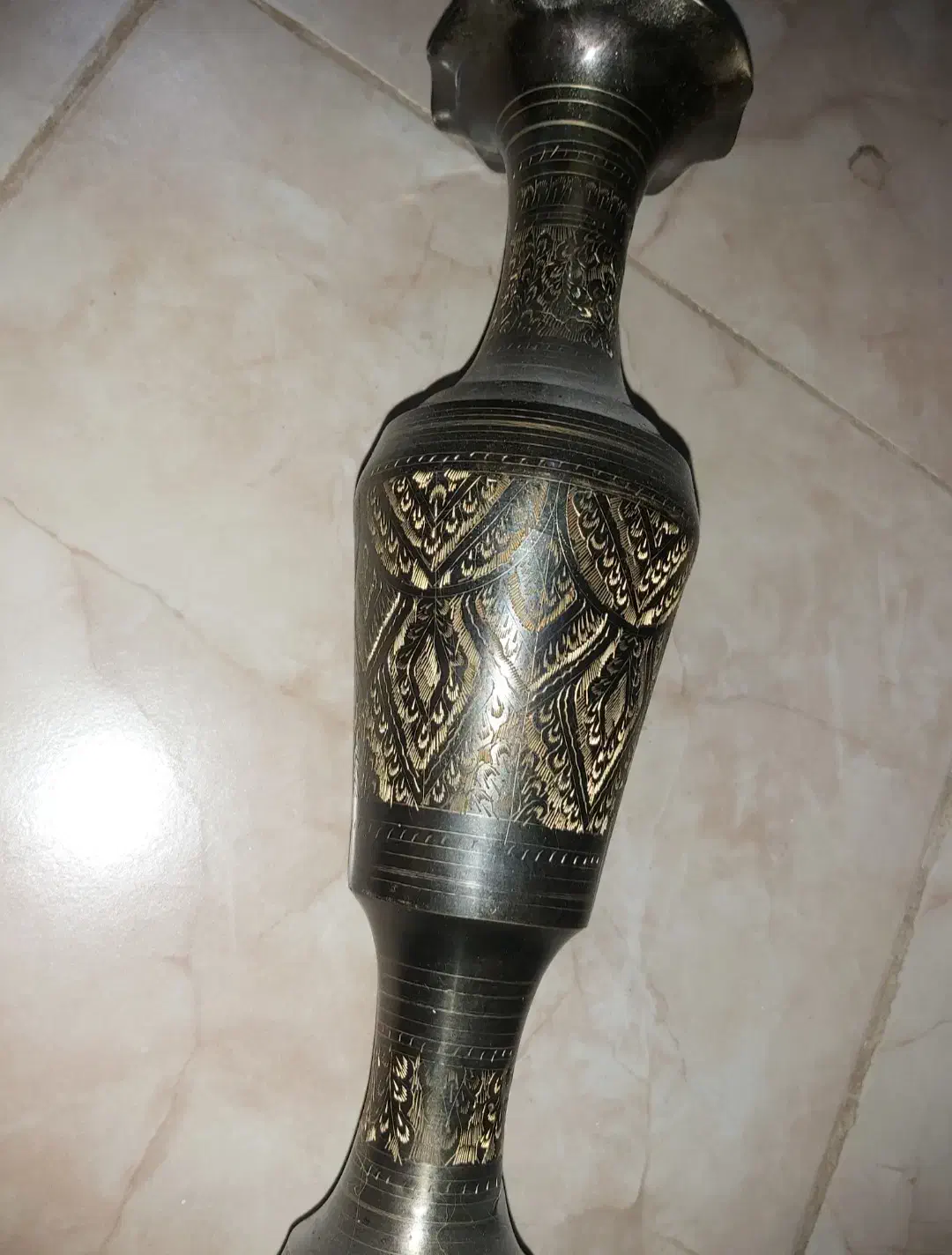 گلدان برنجی عتیقه|کلکسیون اشیاء عتیقه|کرمان, |دیوار