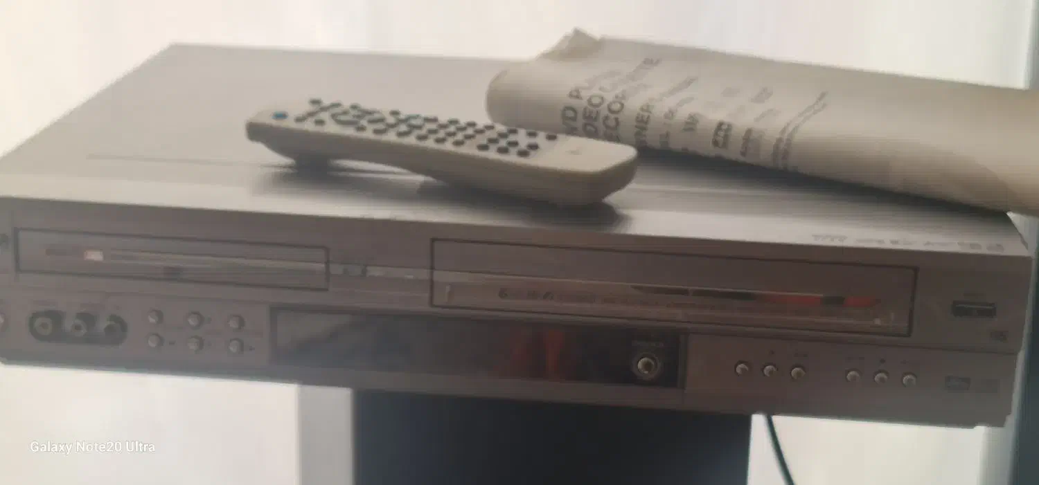 دستگاه ضبط ویدئو کاست cd و DVD مارک LG اصل کره|پخش‌کننده DVD و ویدیو|برخوار, |دیوار