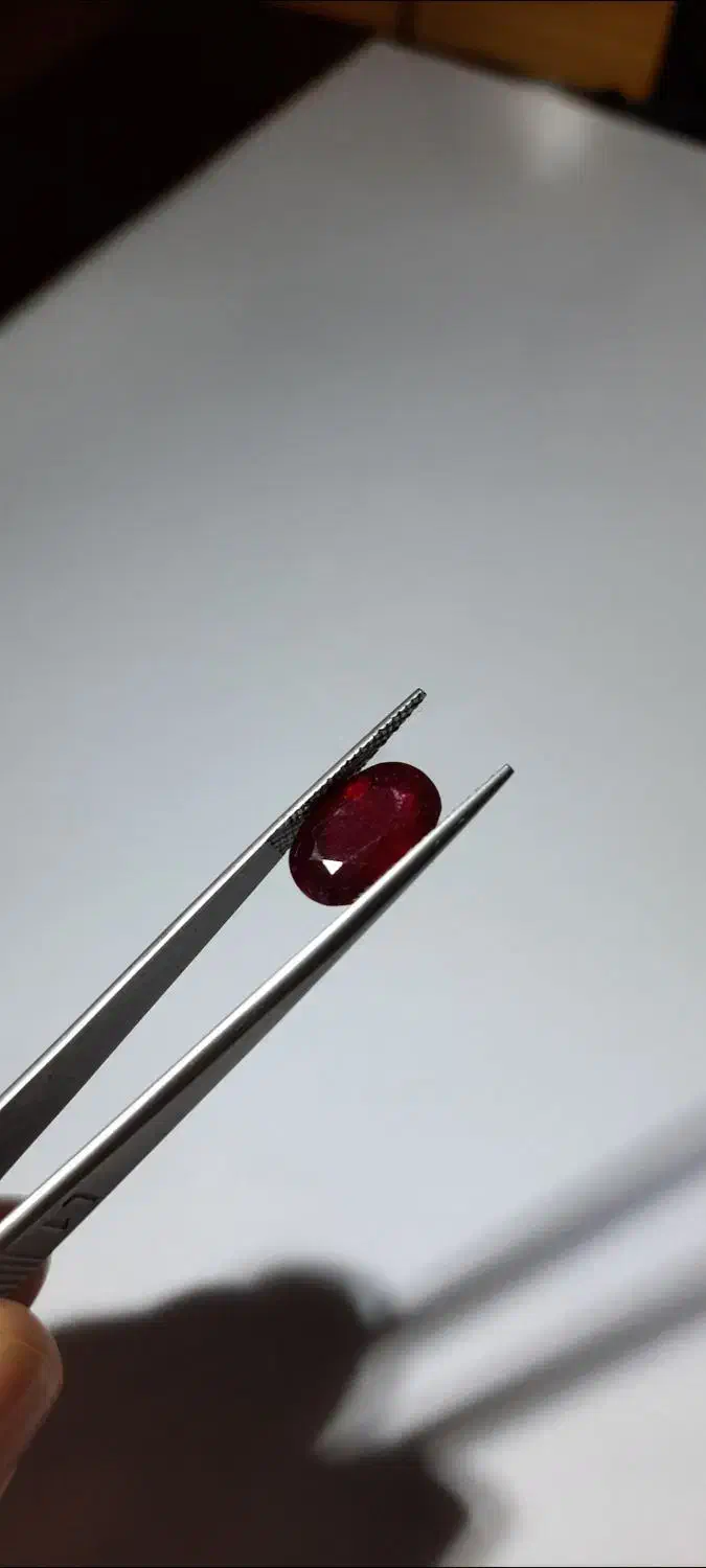 نگین یاقوت قرمز (ruby) معدنی|جواهرات|اندیشه, اندیشه فاز ۶|دیوار