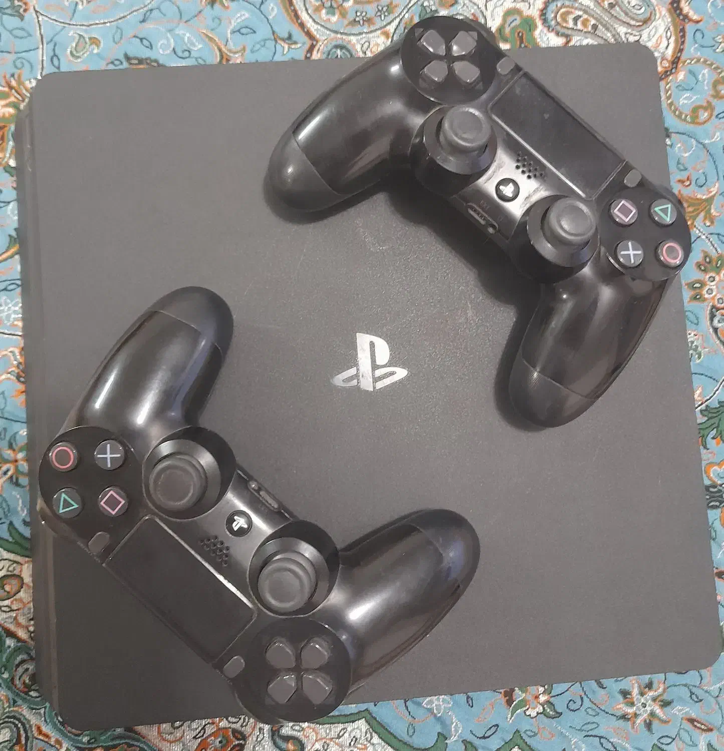 ps4 slim دو دسته اصلی  یک ترابایت  همراه ۶ بازی|کنسول، بازی ویدئویی و آنلاین|اصفهان, باغ زرشک|دیوار