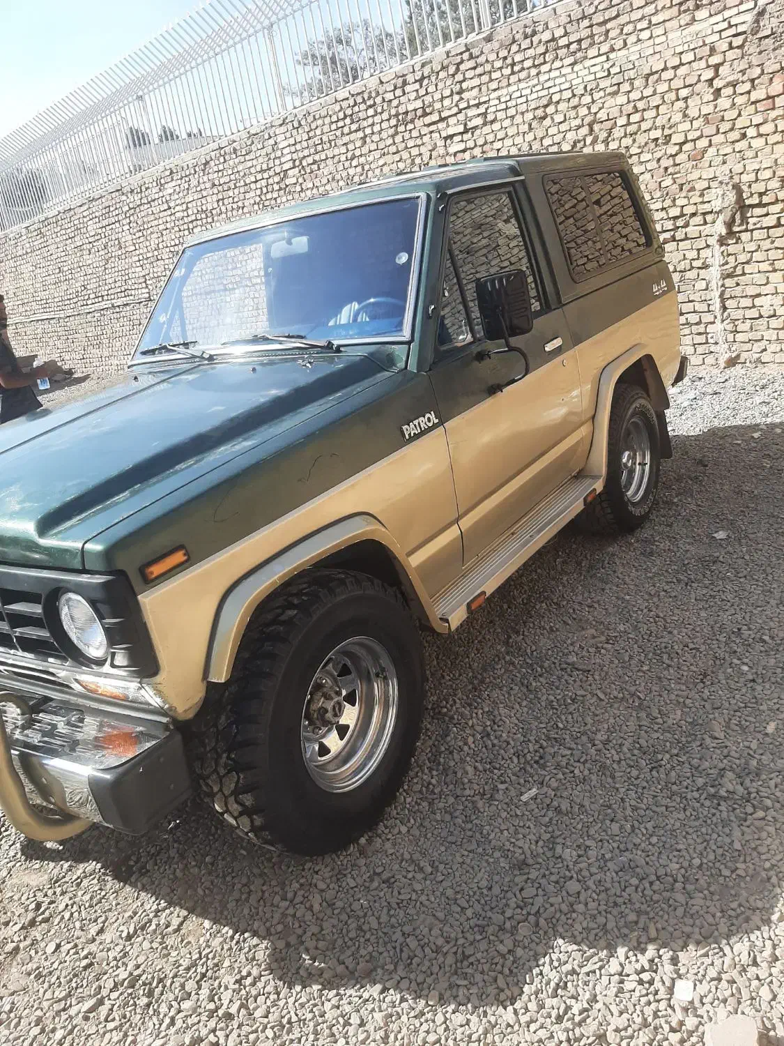 پاترول دو درب فابریک یشمی طلایی مدل ۷۶|خودرو سواری و وانت|رفسنجان, |دیوار