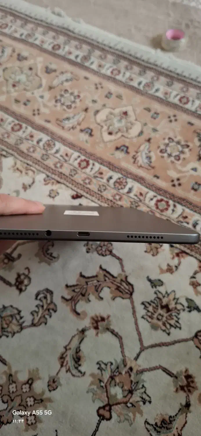 تبلت|تبلت|شیراز, نیایش|دیوار