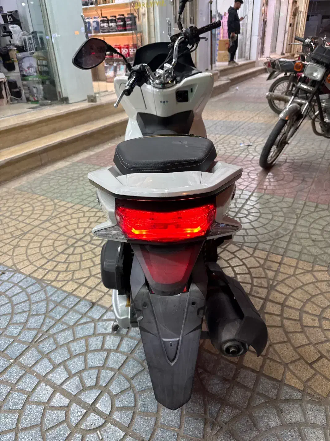 متورسیکلت pcx 150|موتورسیکلت|بندر گناوه, |دیوار