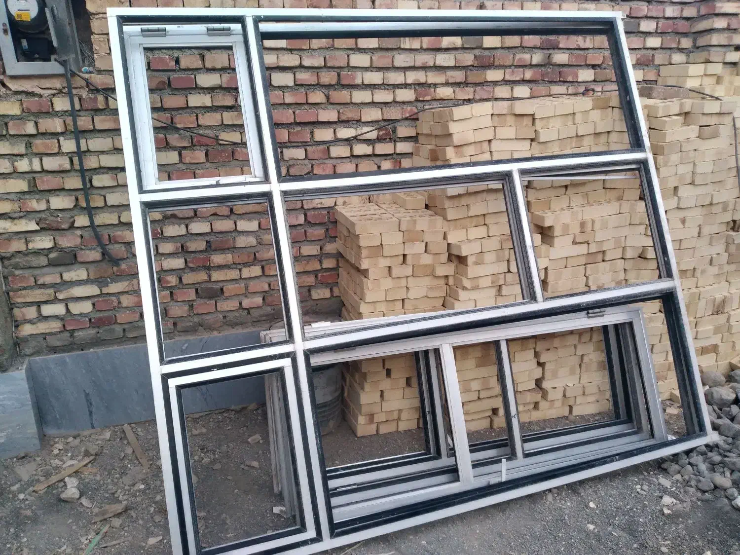 یک عددپنجره آلومینیومی  صحیح وسالم|مصالح و تجهیزات ساختمان|خوی, |دیوار