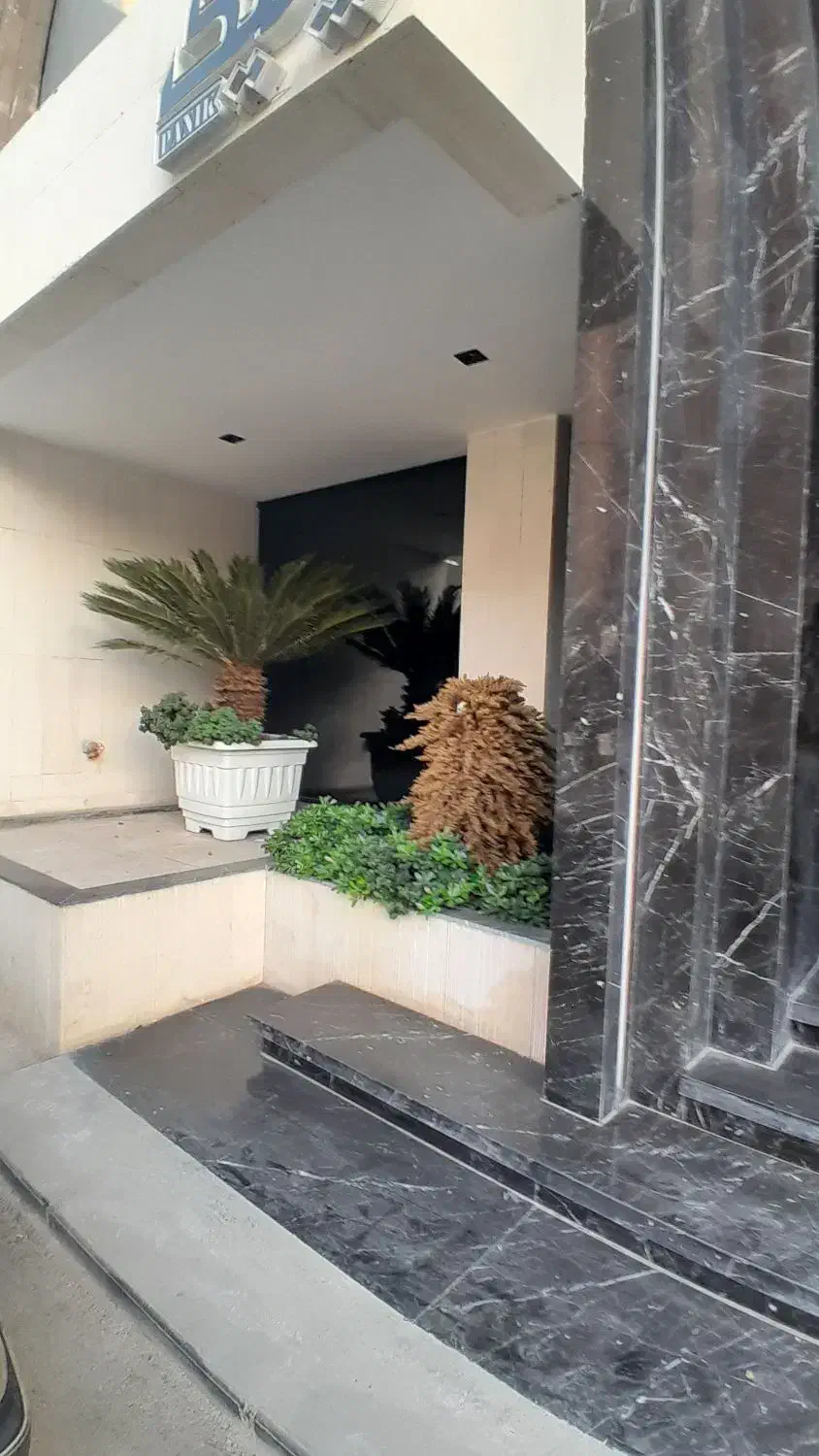 فروش آپارتمان ۱۳۸ متر / چهارراه با هنر /خام شرکتی|فروش آپارتمان|اصفهان, دستگرده|دیوار