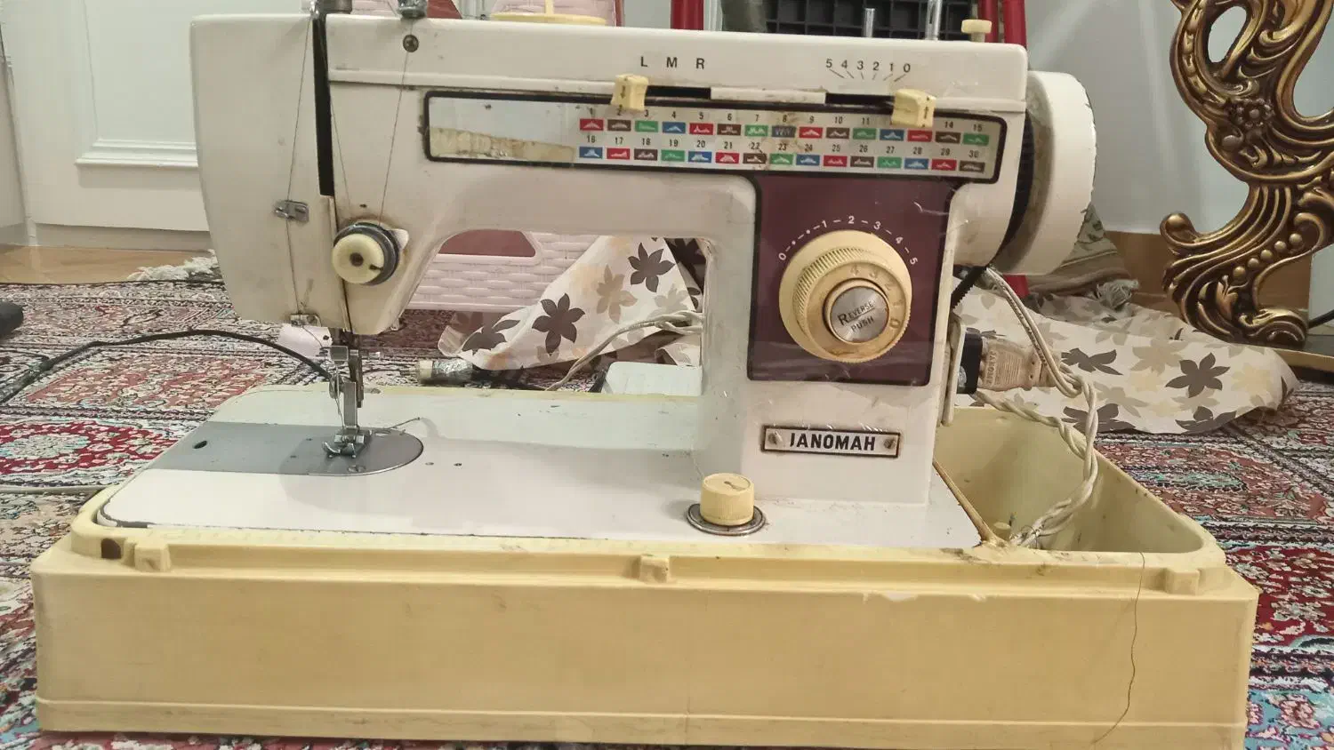 چرخ خیاطی سالم|چرخ خیاطی و ریسندگی|صومعهسرا, |دیوار