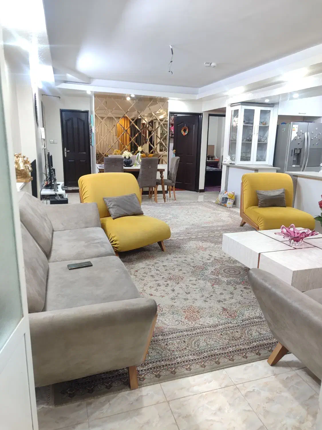 خیابان علامه/ 93 متر/3 خواب/ بازسازی تمیز|فروش آپارتمان|شاهین‌شهر, طالقانی|دیوار