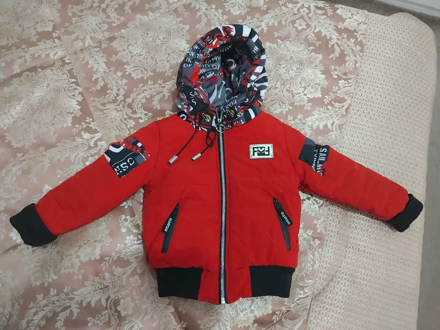 کاپشن بچگانه ۲ عدد|کفش و لباس بچه|پاکدشت, پاکدشت (مامازند)|دیوار