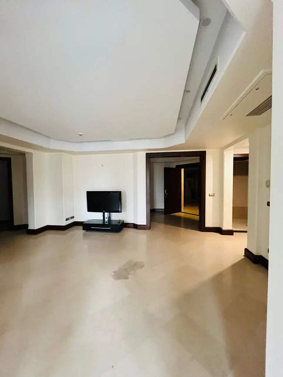 فرشته ۳۲۰متر/فول مشاعات/تراس قابل چیدمان