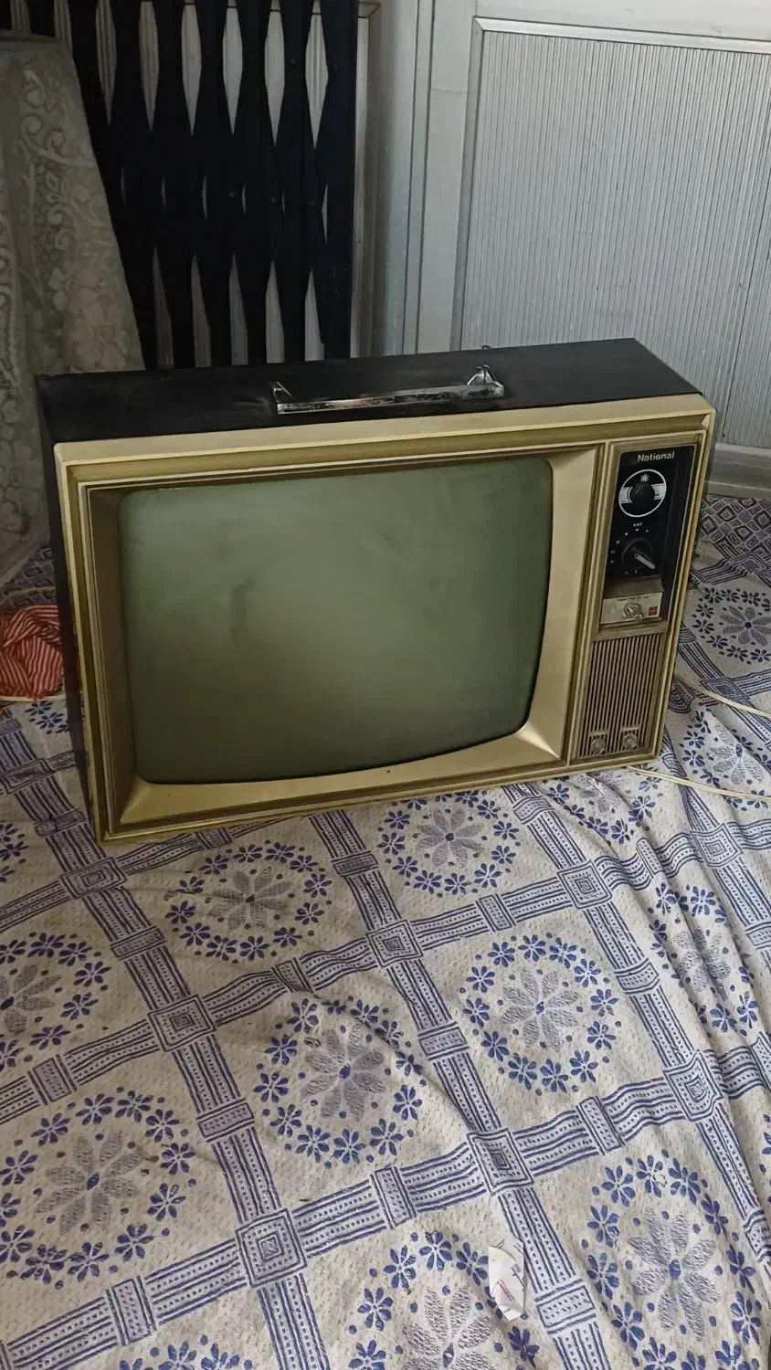 تلویزیون قدیمی سیاه سفید شهاب|کلکسیون اشیاء عتیقه|بندر انزلی, استادیوم|دیوار