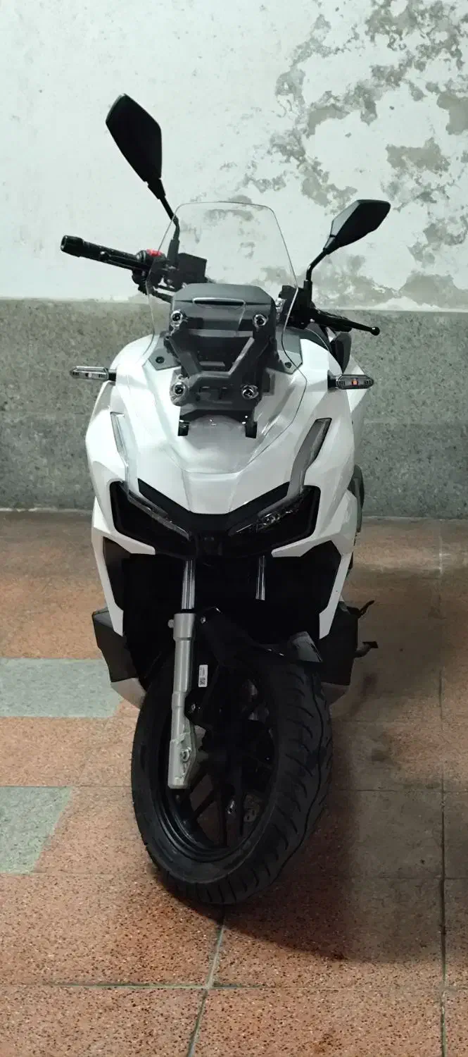 advهانی 180 مدل1404|موتورسیکلت|رشت, کاکتوس|دیوار