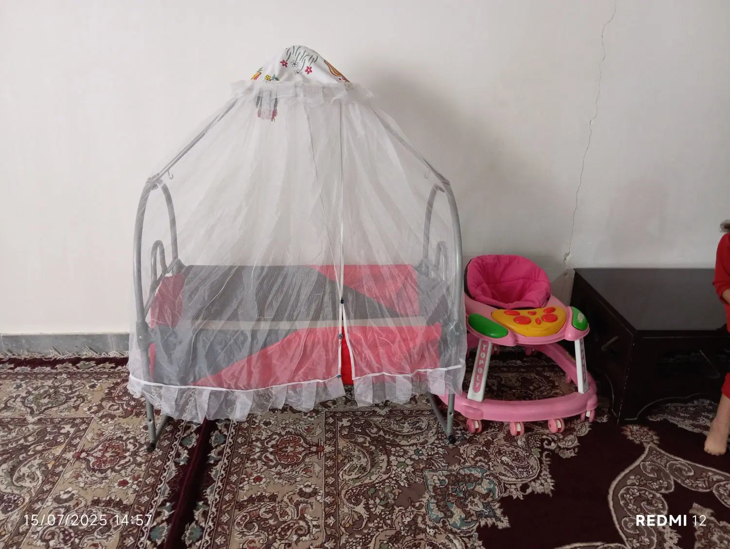 گهواره|تخت و صندلی بچه|ایذه, |دیوار