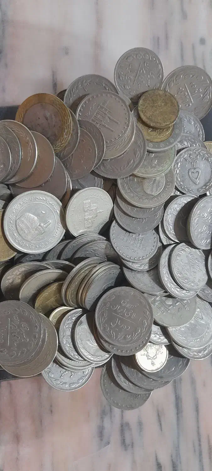 سکه جمهوری یک کیلو|کلکسیون سکه، تمبر، اسکناس|رشت, پیرسرا|دیوار