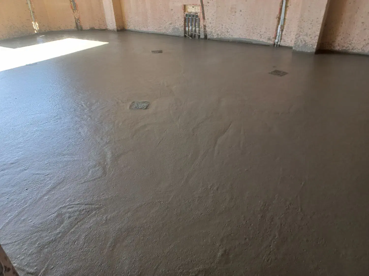 اجرای فوم بتن دراصفهان بادستگاه تکفاز|خدمات پیشه و مهارت|اصفهان, بوستان ناژوان|دیوار