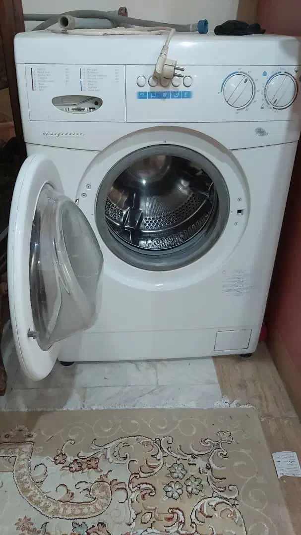 ماشین لباسشویی ariston ایتالیایی سالم فوری|ماشین لباسشویی و خشک‌کن لباس|تهران, ایران|دیوار