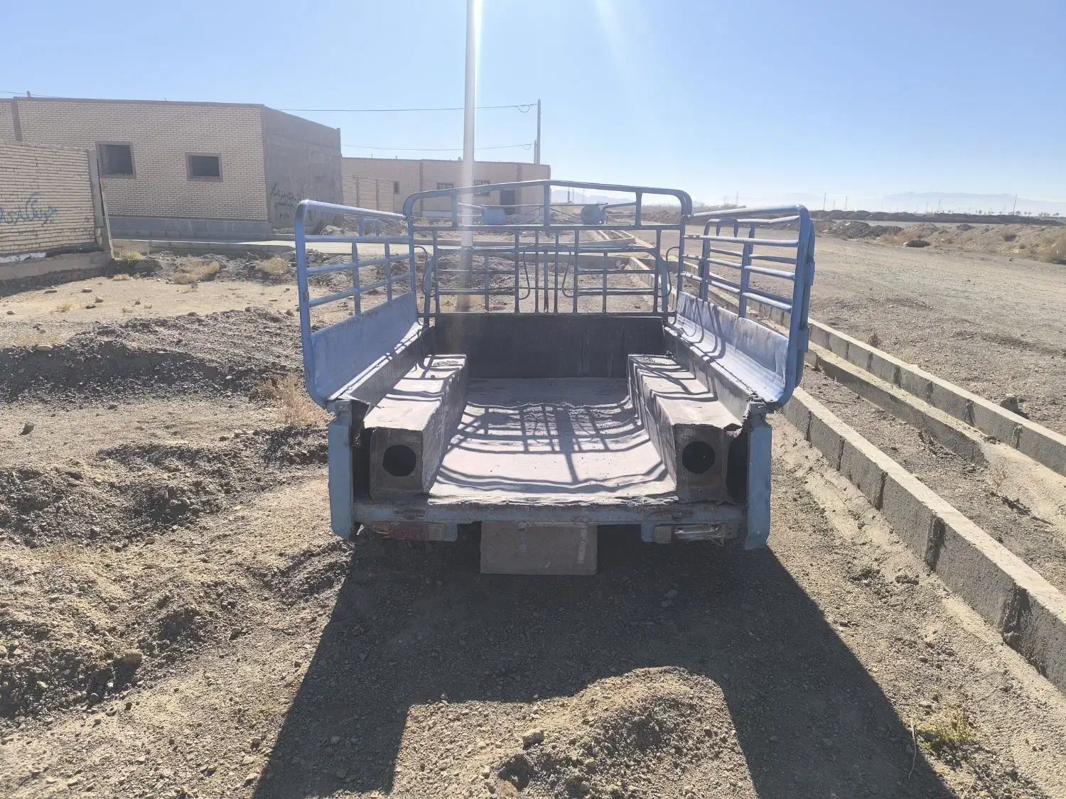 اتاق عقب و باربند|قطعات یدکی و لوازم جانبی|شاهین‌شهر, مورچه خورت|دیوار