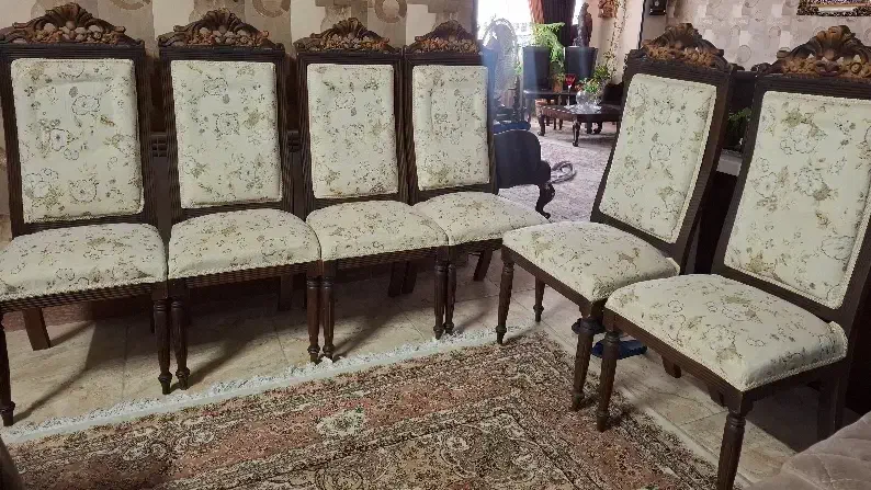 صندلی سلطنتی چوبی|میز و صندلی غذاخوری|شیراز, سینما سعدی|دیوار