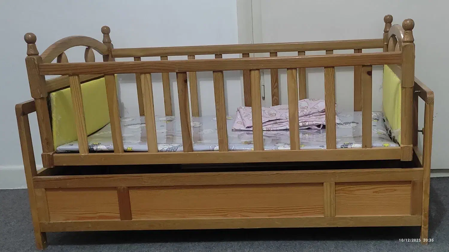 گهواره نوزاد|تخت و صندلی بچه|سنندج, |دیوار