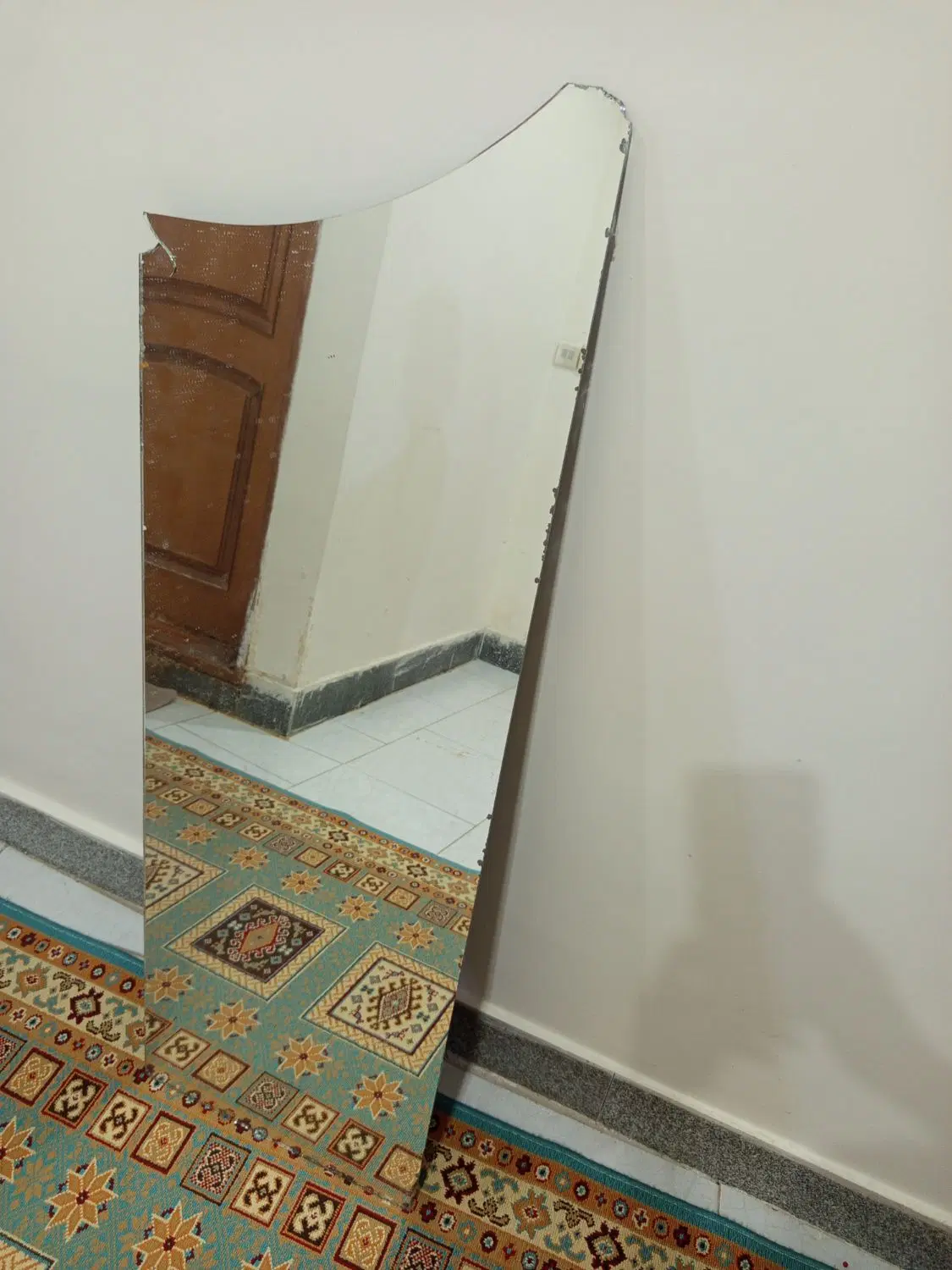 آینه|آینه|نیشابور, شهرک فرهنگیان|دیوار