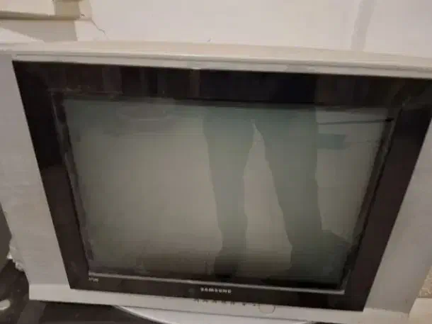 تلویزیون 24 اینج در حد پشت دار الجی|تلویزیون و پروژکتور|قم, کلهری|دیوار