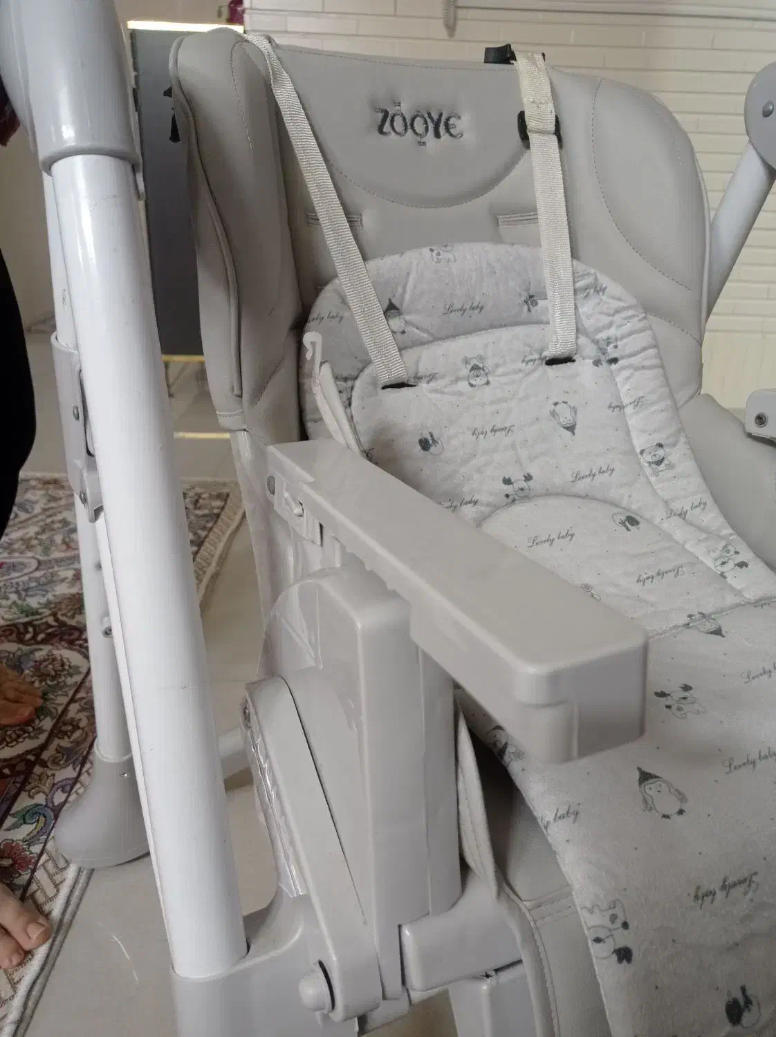 صندلی غذا کودک در حد نو|تخت و صندلی بچه|آمل, |دیوار