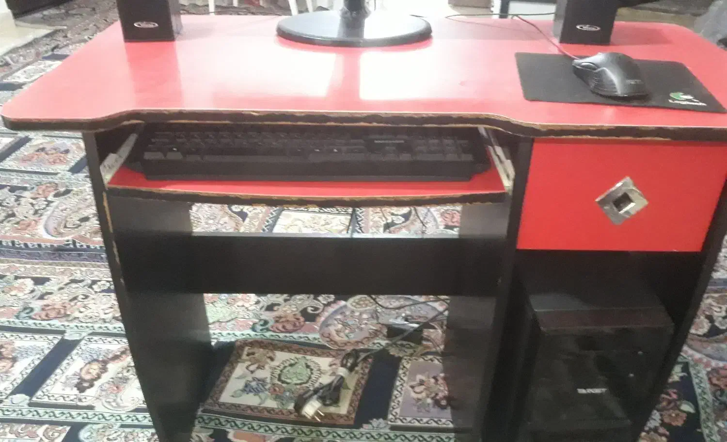 میز کامپیوتر|میز تحریر و کامپیوتر|رشت, نظری|دیوار