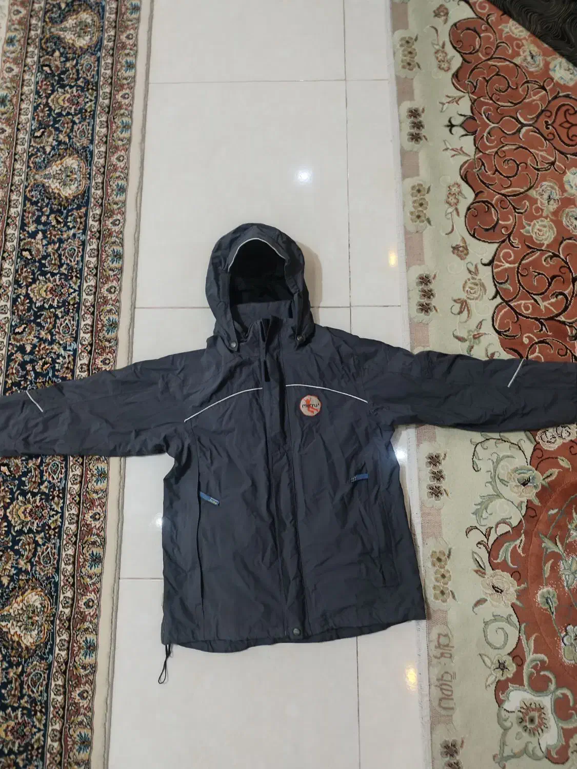 کاپشن گورتکس ومعمولی|کوهنوردی و کمپینگ|اندیشه, اندیشه فاز ۵|دیوار