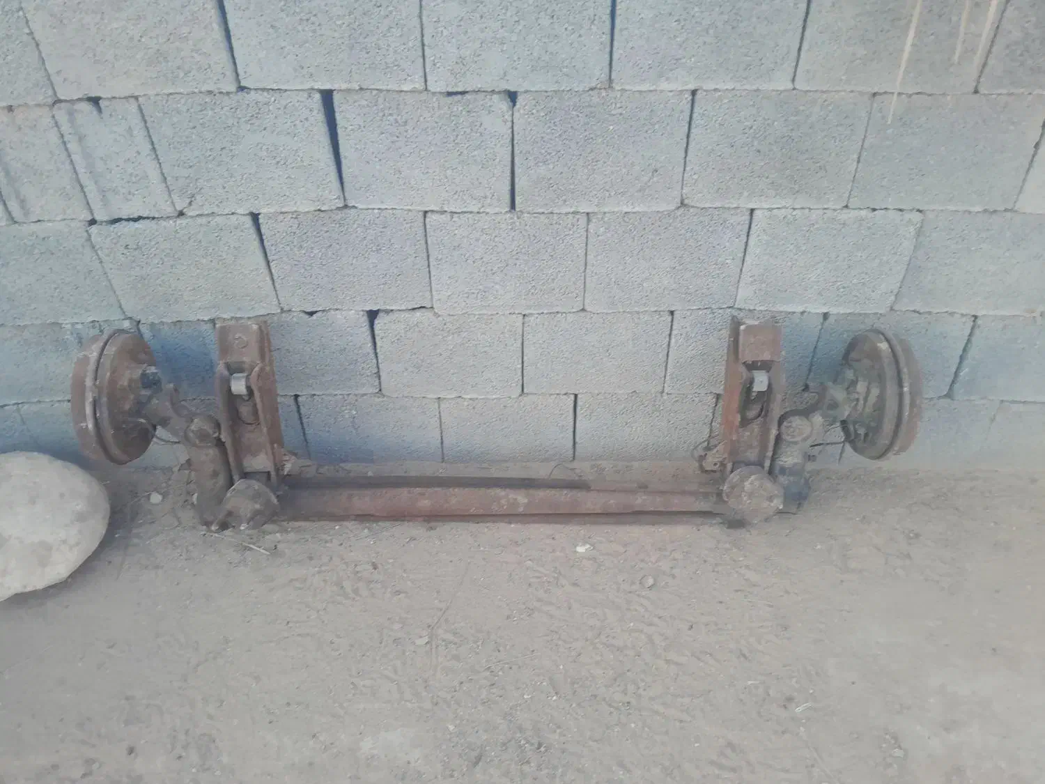 تلویزون ۳۲ اینچ صحفه ضربه دارد|تلویزیون و پروژکتور|آبپخش, |دیوار