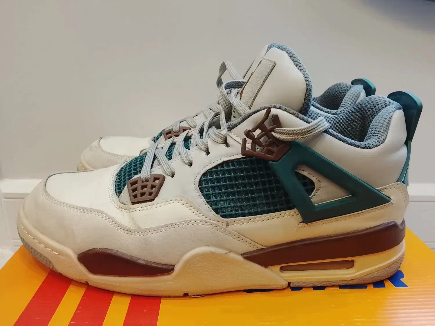 جردن ۴|کیف، کفش، کمربند|شاهین‌شهر, مخابرات (شهید بهشتی)|دیوار