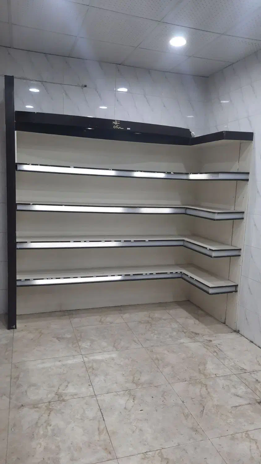 ویترین (قفسه) چوبی|فروشگاه و مغازه|مهدی شهر, |دیوار